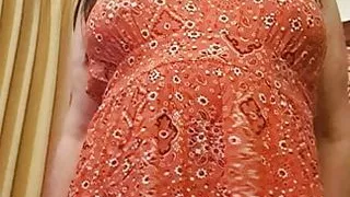 Mom changes clothes to go out without underwear