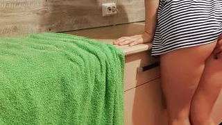 Cum dripping down her buttocks