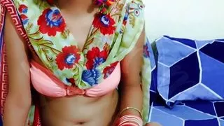 Cheating Indian Bhabhi Gets Her Big Ass Fucked by