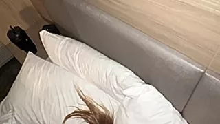 Muskulöser Schwarzer fickt dicke Freundin im Bett