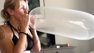 Making Off : Hot Wife Puffing A Condom Trying To Exploit It - Wildspaincouple