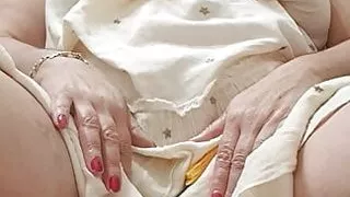 stepson loves to watch me masturbate, silently wooo he finishes