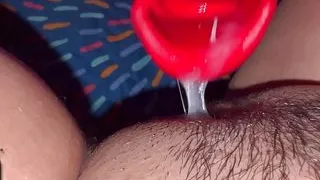 I start the new year with a good masturbation, look how it drips, my little pussy