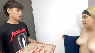 I give the pizza delivery man a delicious fuck on the paid side and get all his delicious milk out of him.