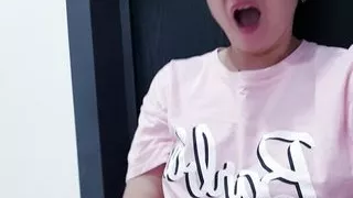 Hot brunette teen fingering hairy pussy and dripping cum!!