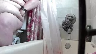 Cam Catches BBW Chillin On The Toilet