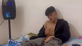 AndresZP has another solo session in his bedroom - part 2