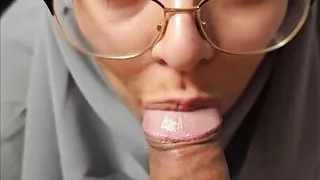 Close up Blowjob with Glasses Mia Niqab