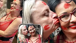 Lesbian Fingering Fun Until Orgasm