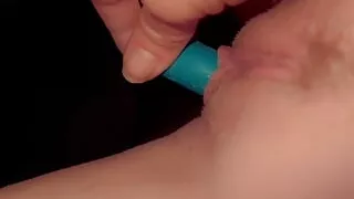 MILF Masturbation Mayhem: Kali Reign's Roadside Orgasm with a Bullet Vibe