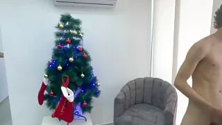 I find my stepbrother very horny watching the neighbor and I surprise him to give me a nice fuck with his rich cock and give me his rich cock