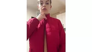 how many fingers do you use to masturbate? or you just rub it like a clit