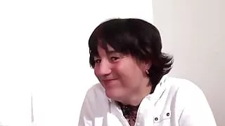 This Mature Woman Love a Hard Cock Find Its Way Into Her Throat