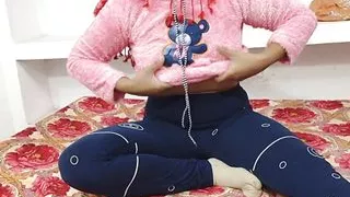 small mallu girl recording a solo sex video finger pusssy and dildo sex rubs