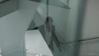 Dunkelhaarige Milf mit dicken Eutern will gefickt werden