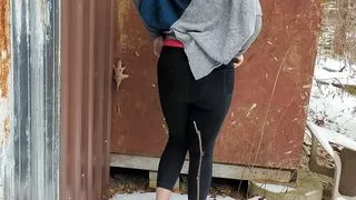 a desperate pee outside