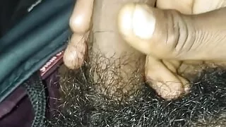 Jordiweek jungle me jake apne lund ko oil ke saath most socks lete hue massage kar raha hai aur lond ko saffi smooth massage kar ke lund ko strong