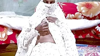 Pakistani Girl Fingering Video Wearing Hijab.