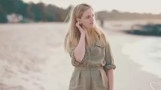 Lesbian Sunsets & Kisses! Charlie Forde & Oilve Gee Make Out