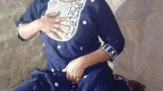 bhabhi ko raat me jor se choda in house Hindi audio. step sister ki chudai.