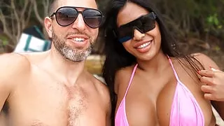 Big Tits Thai Bombshell Gets Picked up in Public Beach