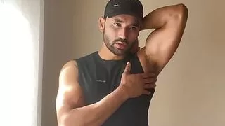 Handjob for warm up ????