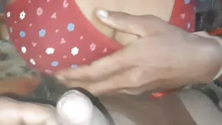 Desi Bhabhi is sucking the load with a lot of vigor in her mouth while preparing the load for sucking