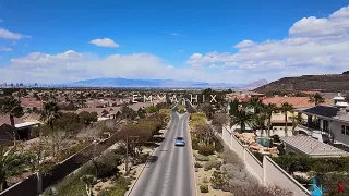 Notgeile Blondine fickt mit schwarzem Megaschwanz