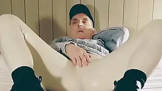 Exposure on all fours