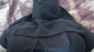 Syrian milf in hijab gets a load of cum in her pussy