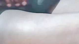 America Sex Ladies Started Fucking Their Ass and Took Out the Water From the Pussy by Inserting a Penis