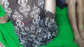 Mera married ek girlfriend ke sath chudai in Indian village desi Couples hot girls