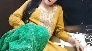 Mere abbu Jaan ne meri chut mar lii