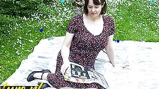 Perfect Natural Tits Housewife Tigger Gets Smashed Outside By The Gardener