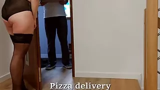Cheating Wife seduces pizza delivery guy, He takes off the condom and cum inside her