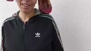 Turkish girl in GERMANY is SO HORNY !!! Sex with a stranger during her lunch break.