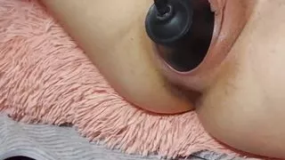 I stretch my narrow hole