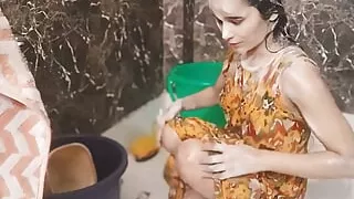 Hostel ke bathroom me camera lga ke mms bna liya