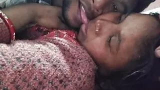 Andheri Raat Mein Mousi Jaan Ko Chumi Leke Choda