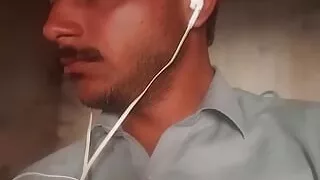 Handsome georgeous beautiful guy making his fan's happy.