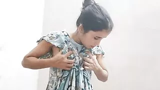 Village girl ne jos me aake apni boobs dbane lgi