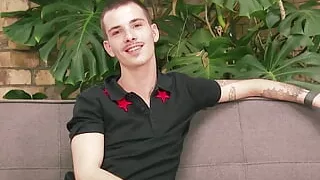 Horny and lonely gay boy masturbating for u in front of the