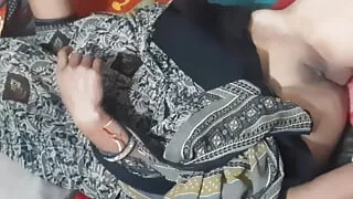 My elder sister-in-law made my load stand up by showing the slim waist big backyard