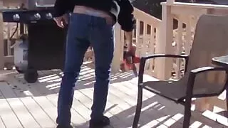 Ass popped out of my jeans outside