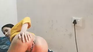 Bhabhi ki fati huyi chut dekhq