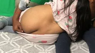 Devar ne bhabhi ka pant khol diya