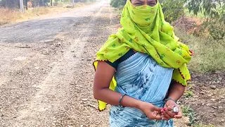 Komal's had come to the epidemic Land wanted the slut standing on the chut road.