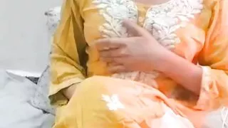 If the housewife did not give the discount, then I got angry on top of it, I threw the land in Hindi audio.