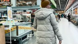 A walk with a girl and home sex at her home