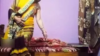Bhabhi mms viral wear saree for sex and show huge ass